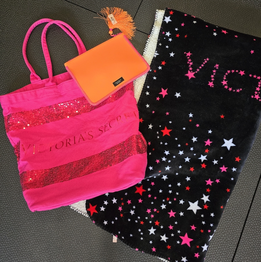 Victoria's Secret Bundle: Bag, Blanket And Makeup Pouch